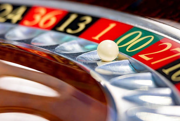 Hood vs Wolf bonus features and payout table